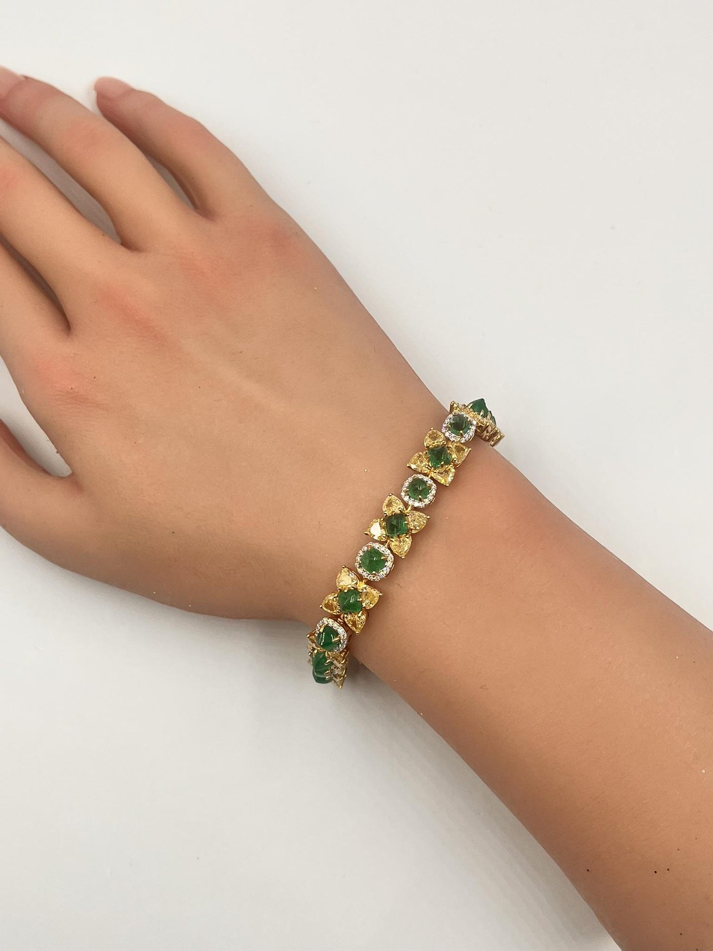 Natural Fancy 11.24 Carat Yellow Diamonds 8.18 Carat Columbian Emerald Bracelet