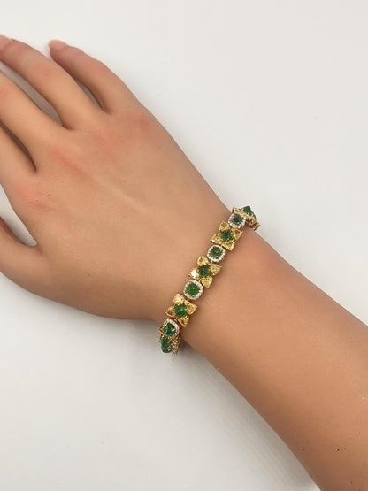 Natural Fancy 11.24 Carat Yellow Diamonds 8.18 Carat Columbian Emerald Bracelet